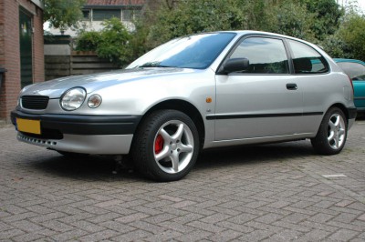 Autotje schuin van voren (zoek Charlotte :D)