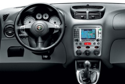 Alfa_Romeo_147_8_76d.jpg