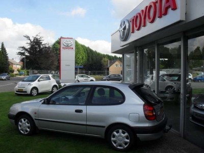 (zijkant) Foto van de dealer