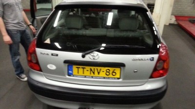 Ruitenwisser plat gelegd.