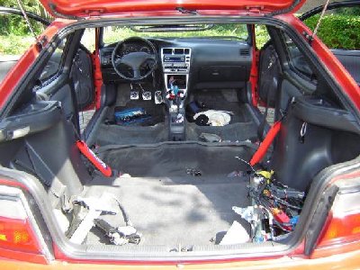 19 auto helemaal leeg.jpg